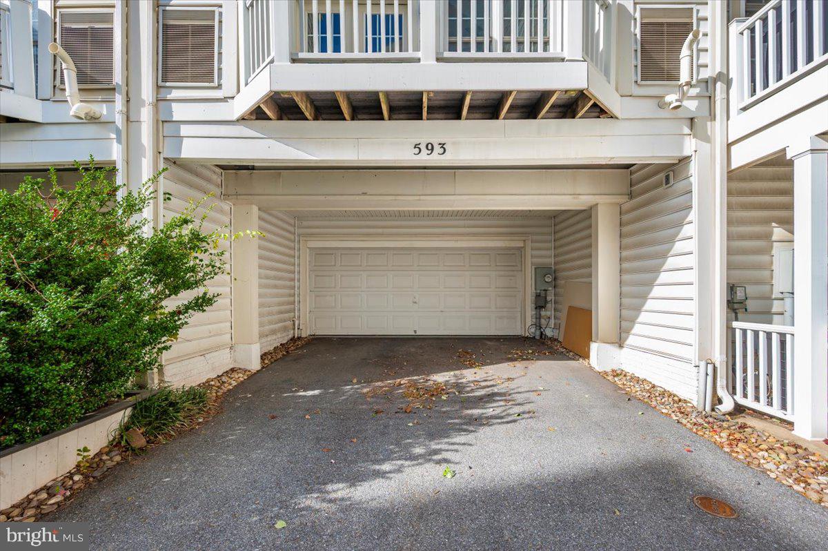 HIDDEN CREEK - Residential