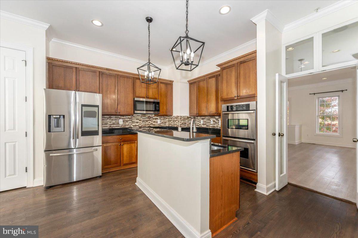 HIDDEN CREEK - Residential