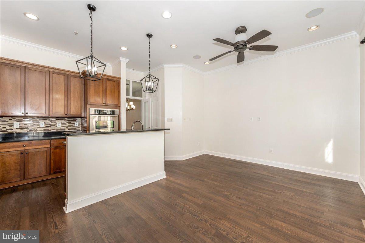 HIDDEN CREEK - Residential