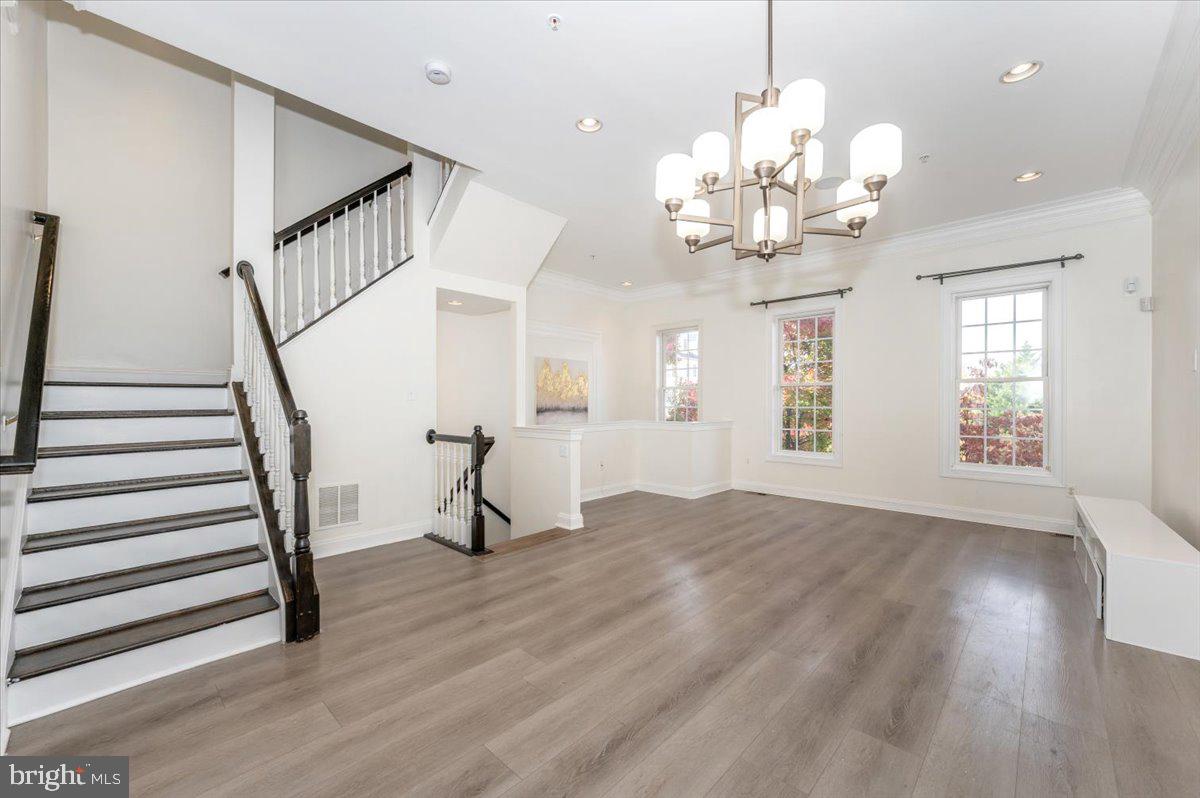 HIDDEN CREEK - Residential