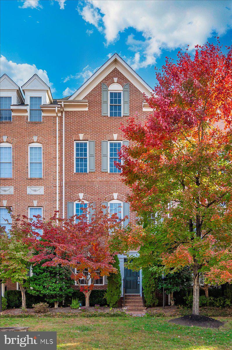 HIDDEN CREEK - Residential