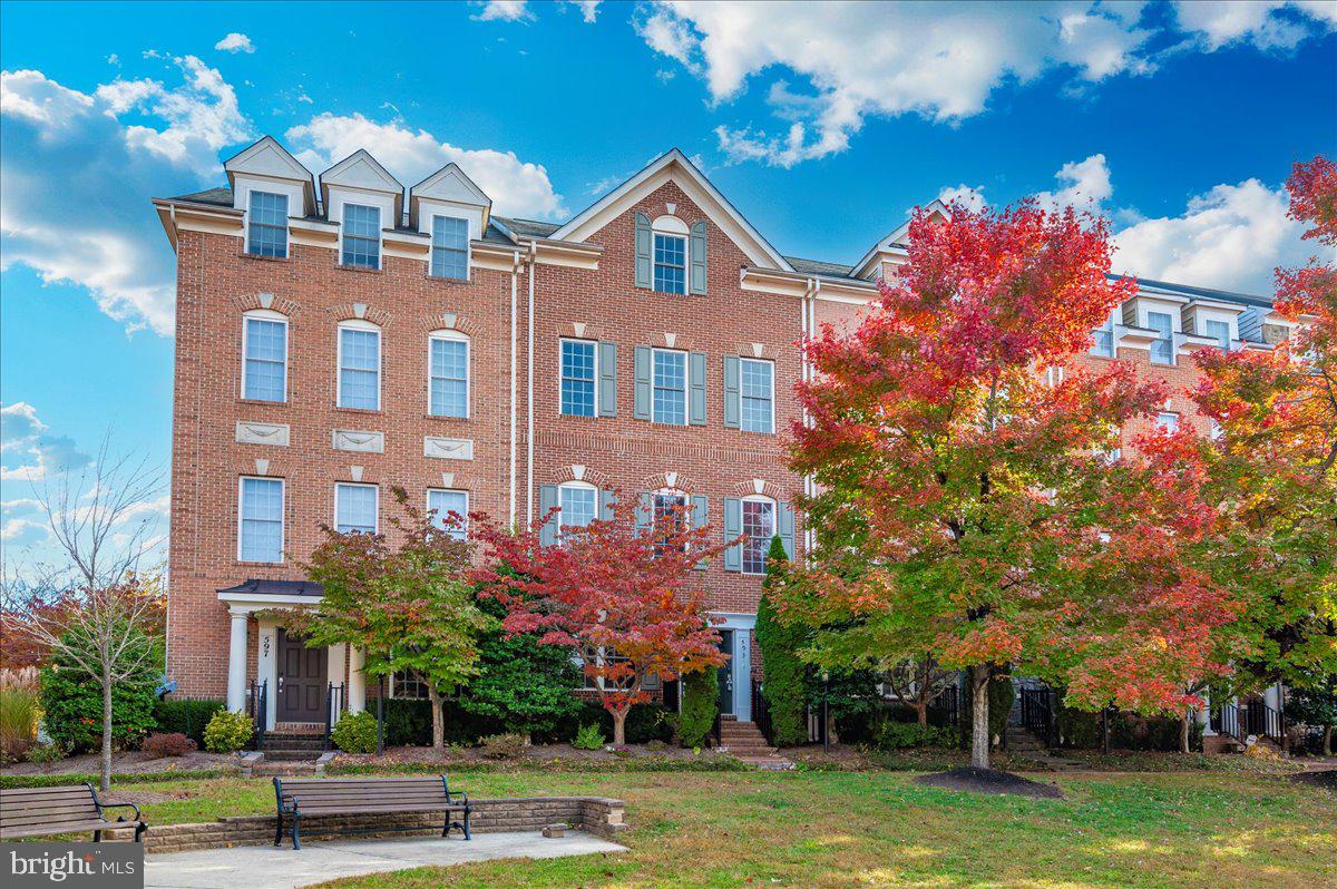 HIDDEN CREEK - Residential