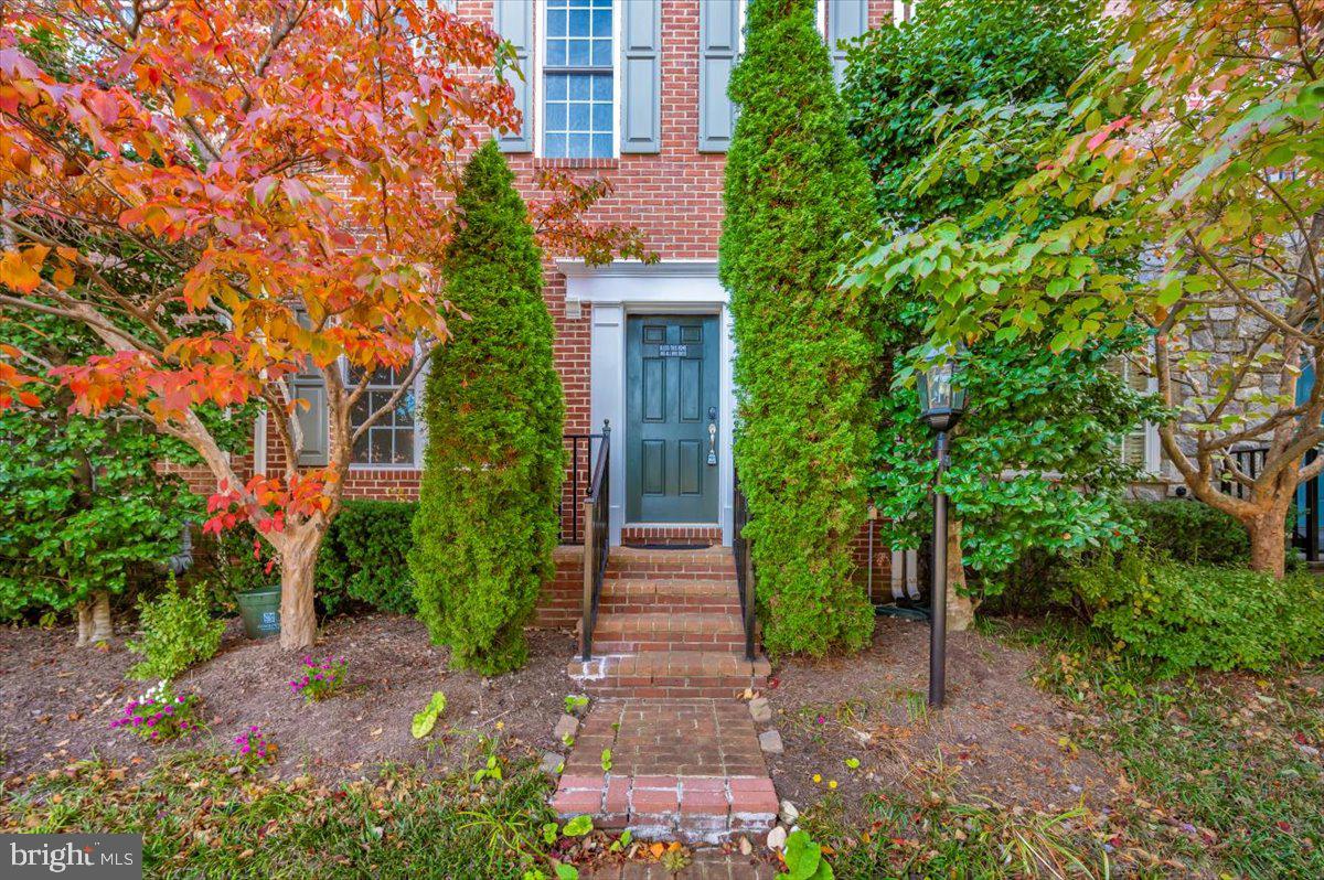 HIDDEN CREEK - Residential