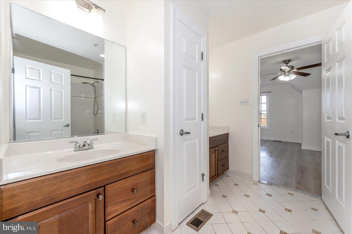 HIDDEN CREEK - Residential