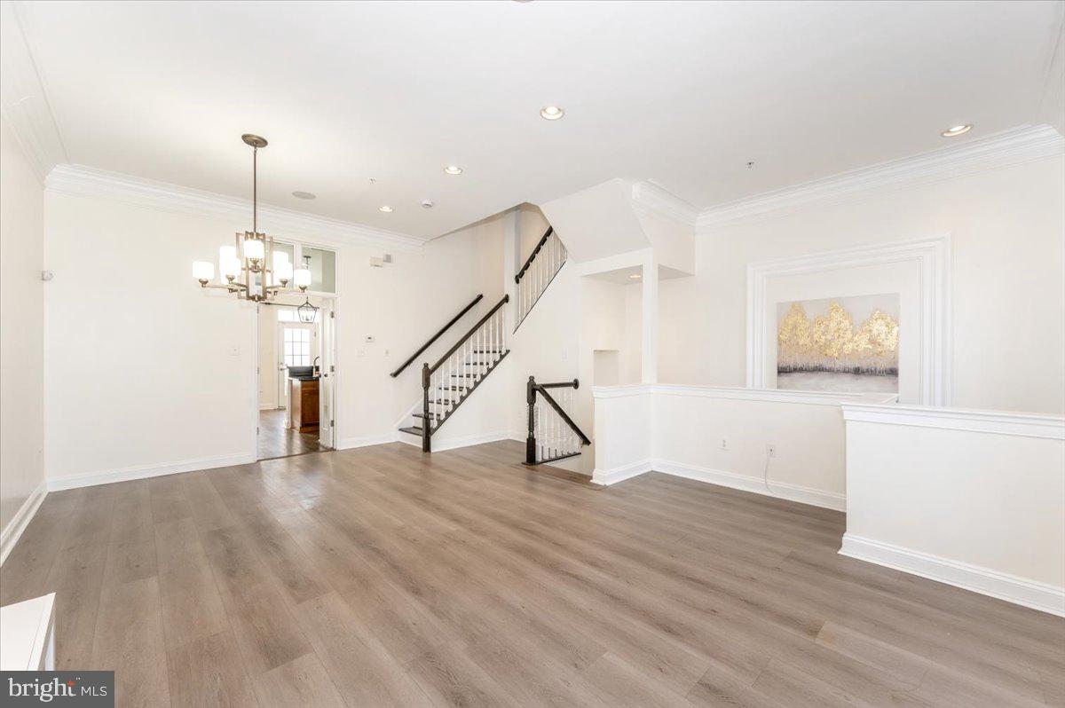 HIDDEN CREEK - Residential