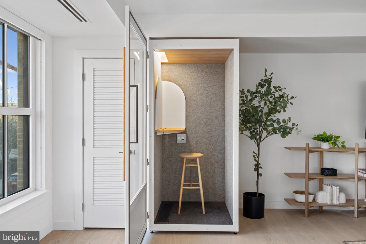 SPRING GARDEN - Residential Lease