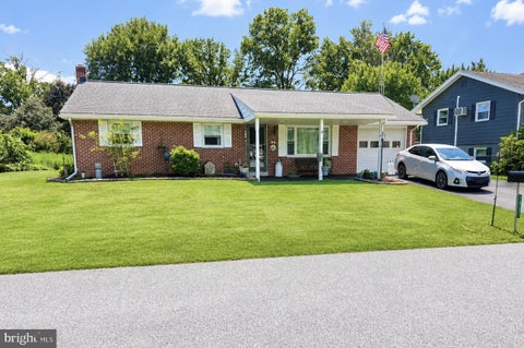 Homes For Sale - 43 Marie Avenue<br/> MANHEIM, PA 17545