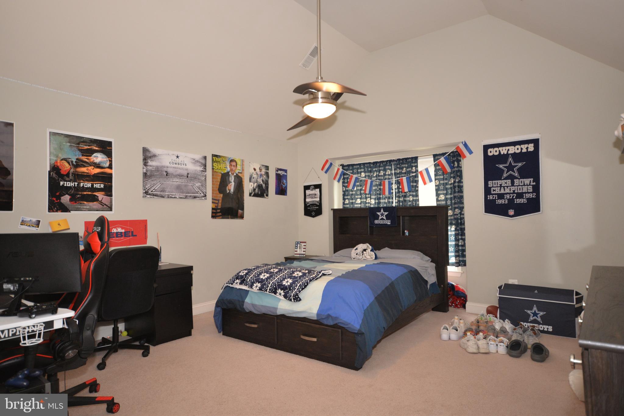 LOUDOUN VALLEY ESTATES 2 - Residential Lease