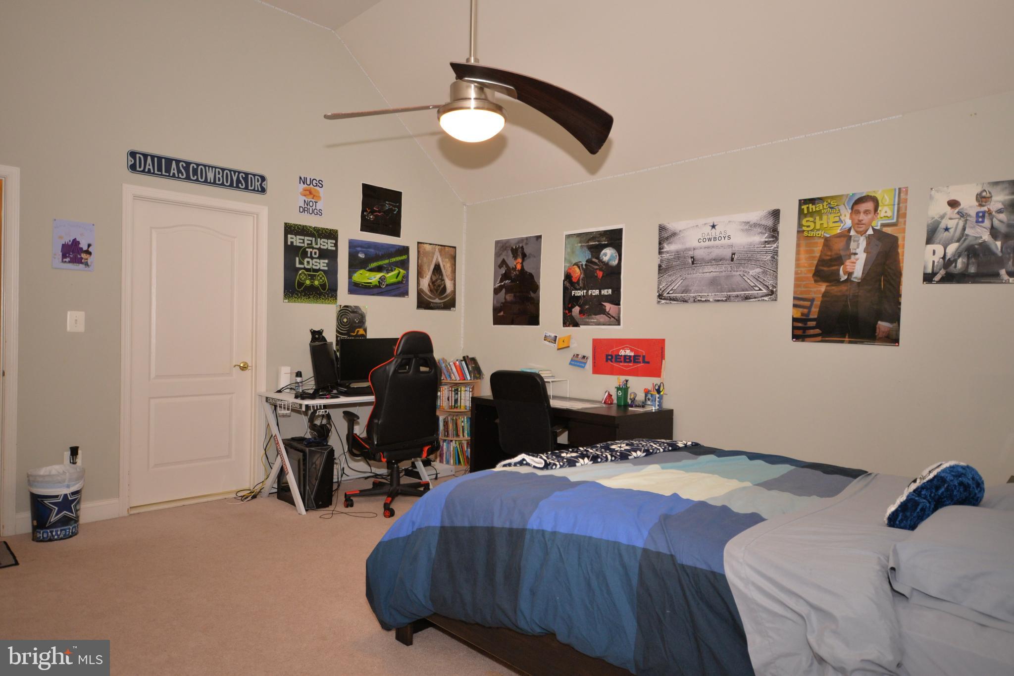 LOUDOUN VALLEY ESTATES 2 - Residential Lease