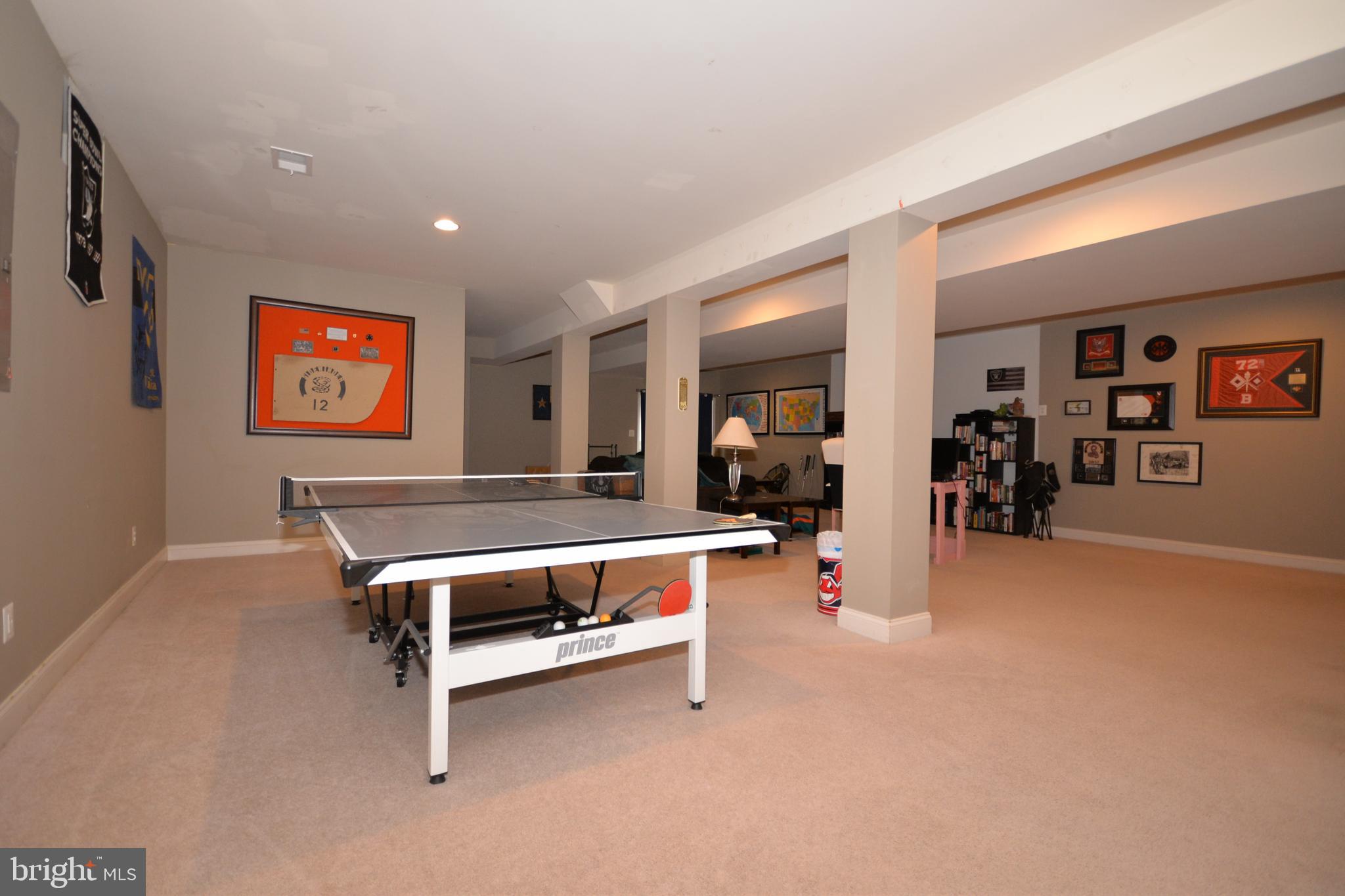 LOUDOUN VALLEY ESTATES 2 - Residential Lease