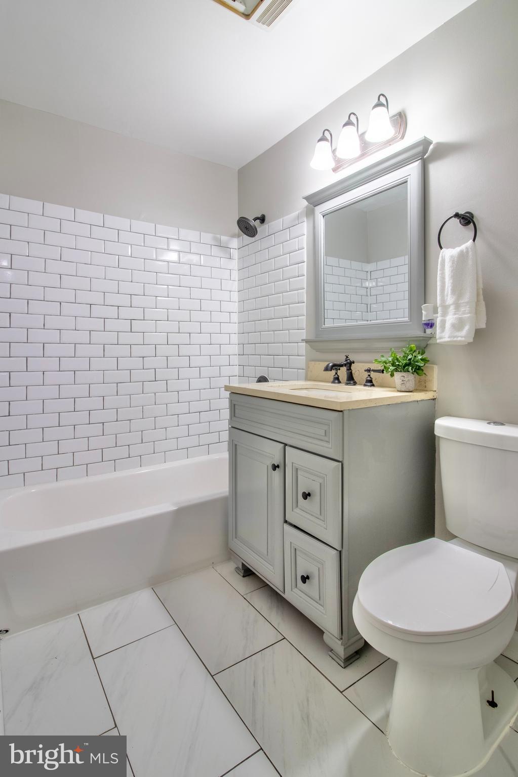 INDIAN HEAD MANOR SUB - Residential