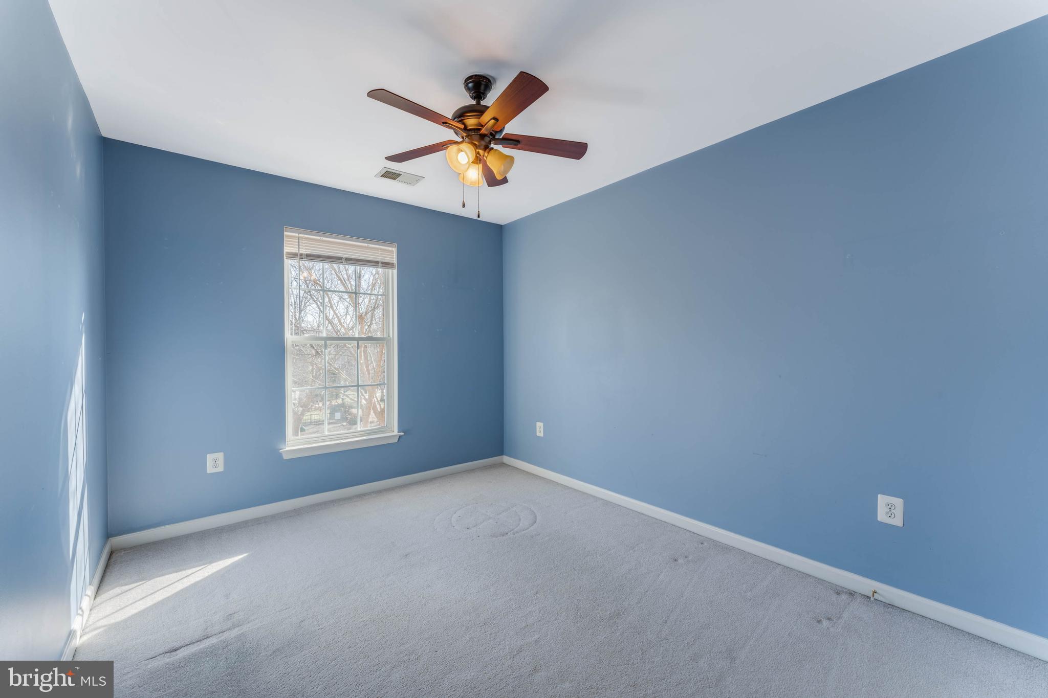 LAKELANDS - Residential Lease