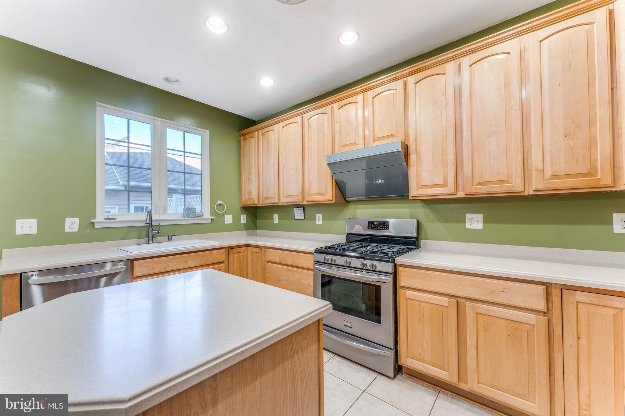 LAKELANDS - Residential Lease