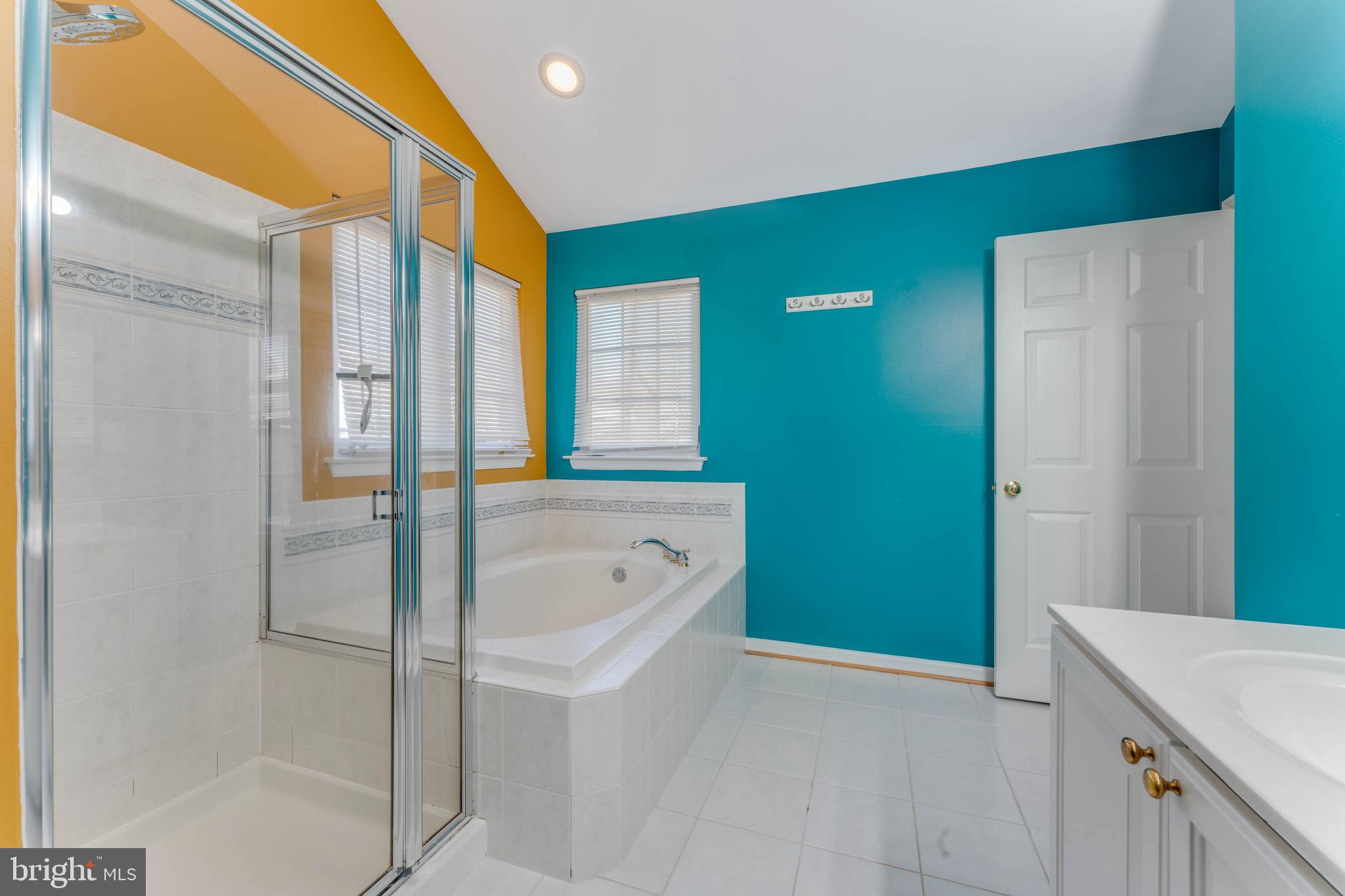 LAKELANDS - Residential Lease