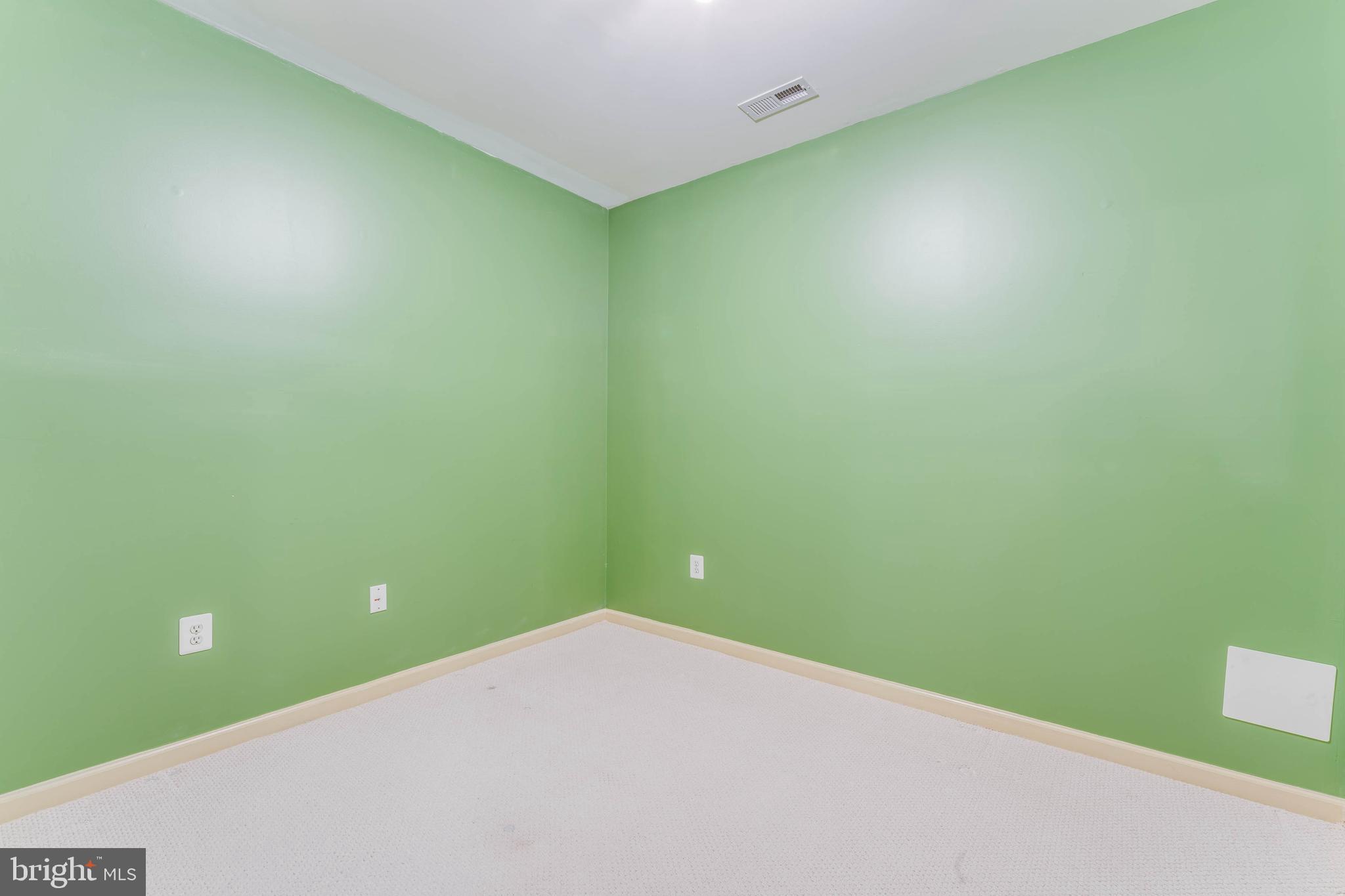 LAKELANDS - Residential Lease