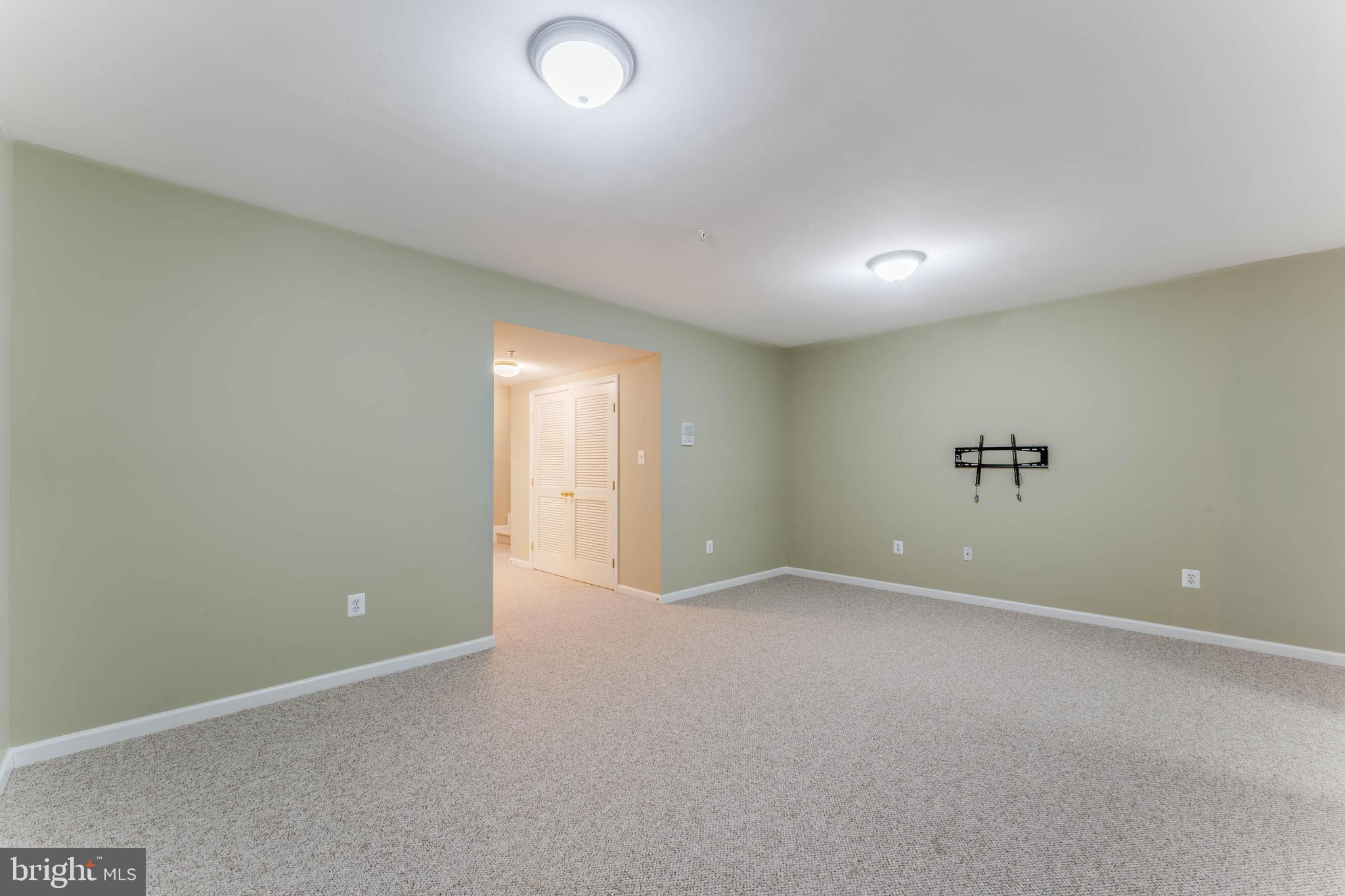 LAKELANDS - Residential Lease