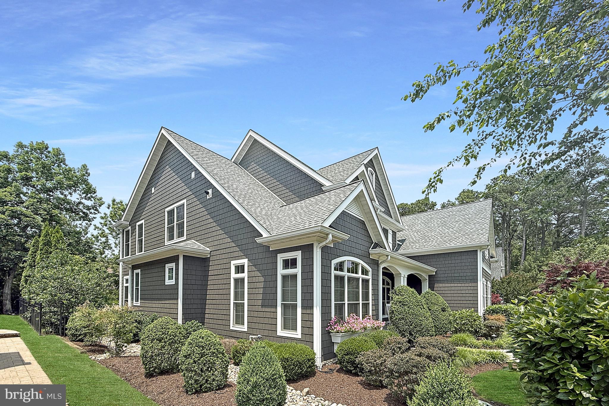 35 THOMPSON COURT