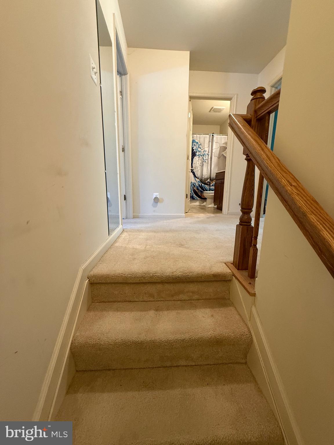 LOCUST COMMONS - Residential