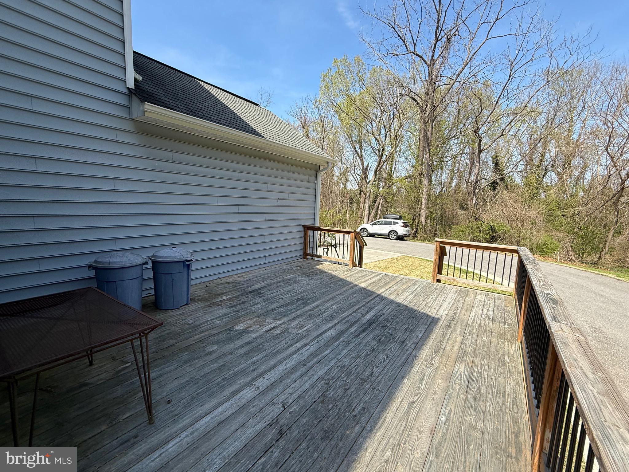 LOCUST COMMONS - Residential