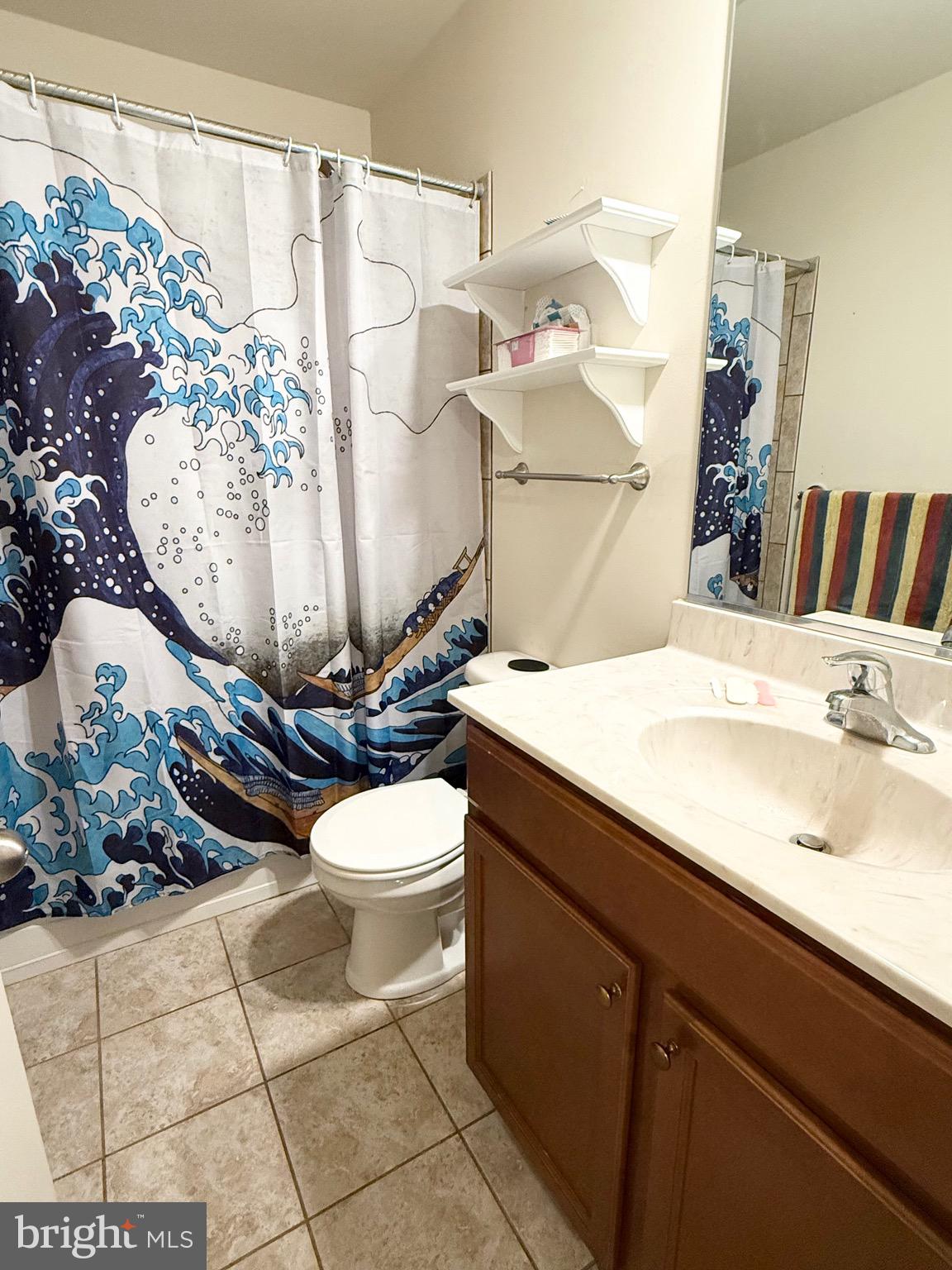 LOCUST COMMONS - Residential