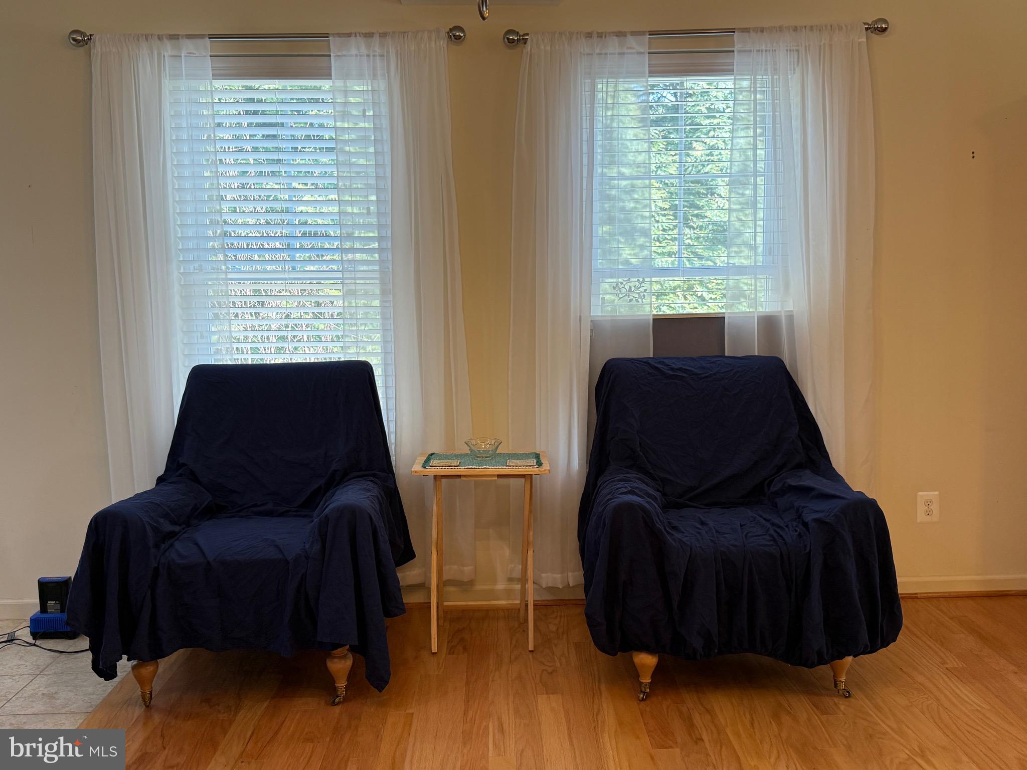 LOCUST COMMONS - Residential