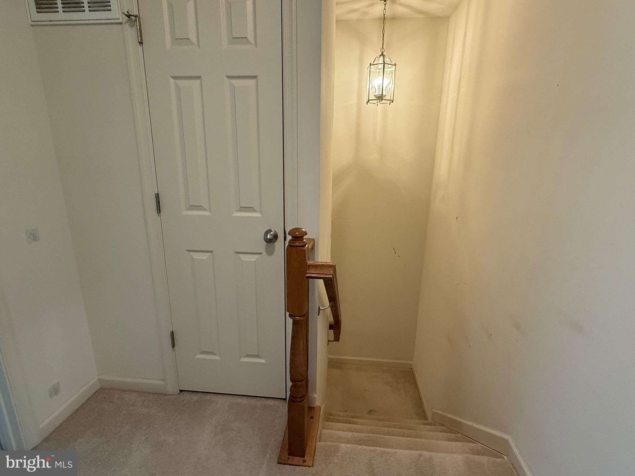 LOCUST COMMONS - Residential