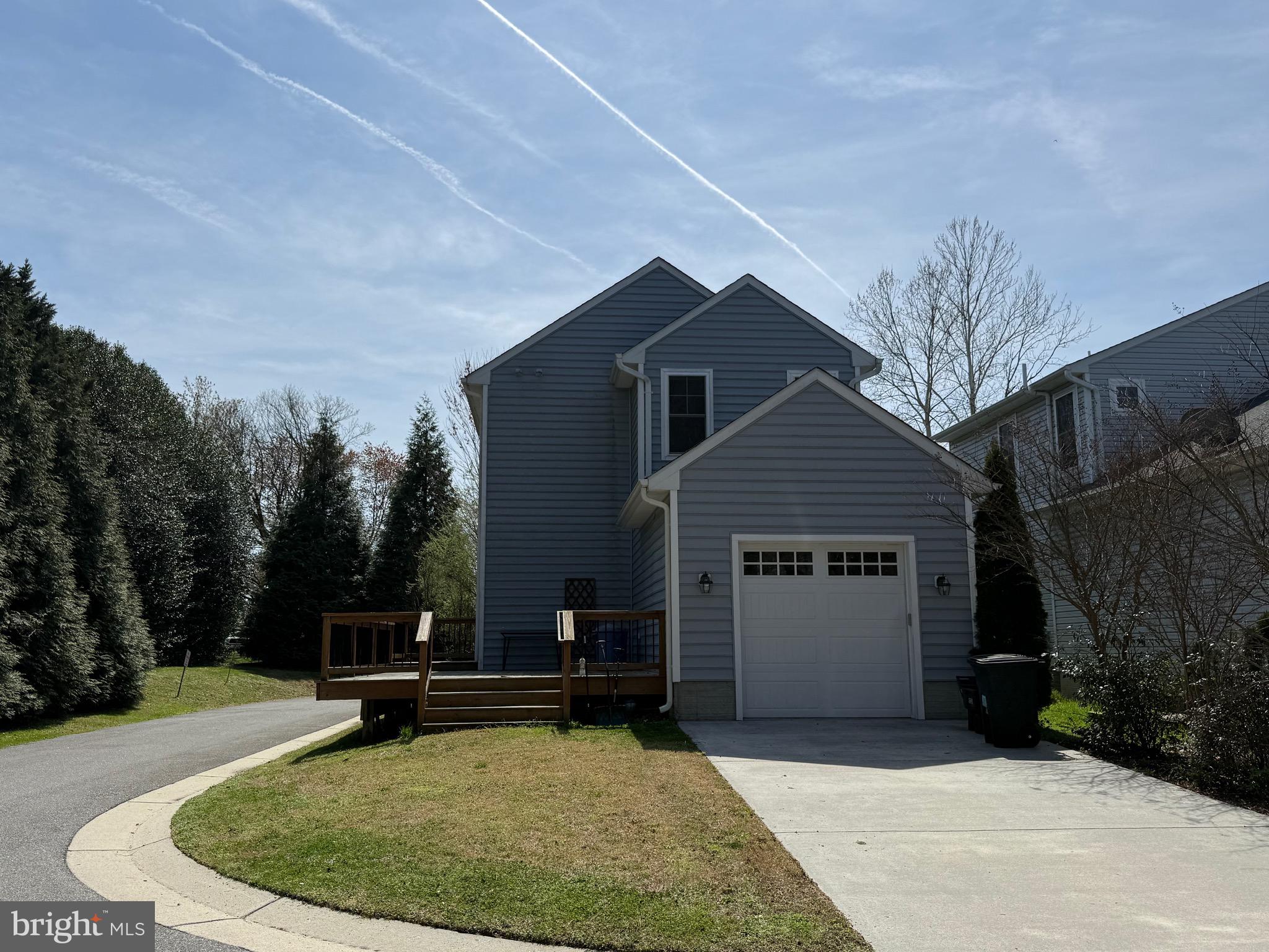 LOCUST COMMONS - Residential