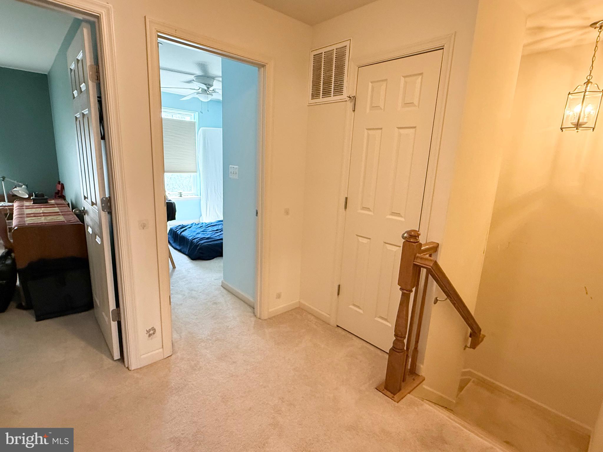 LOCUST COMMONS - Residential