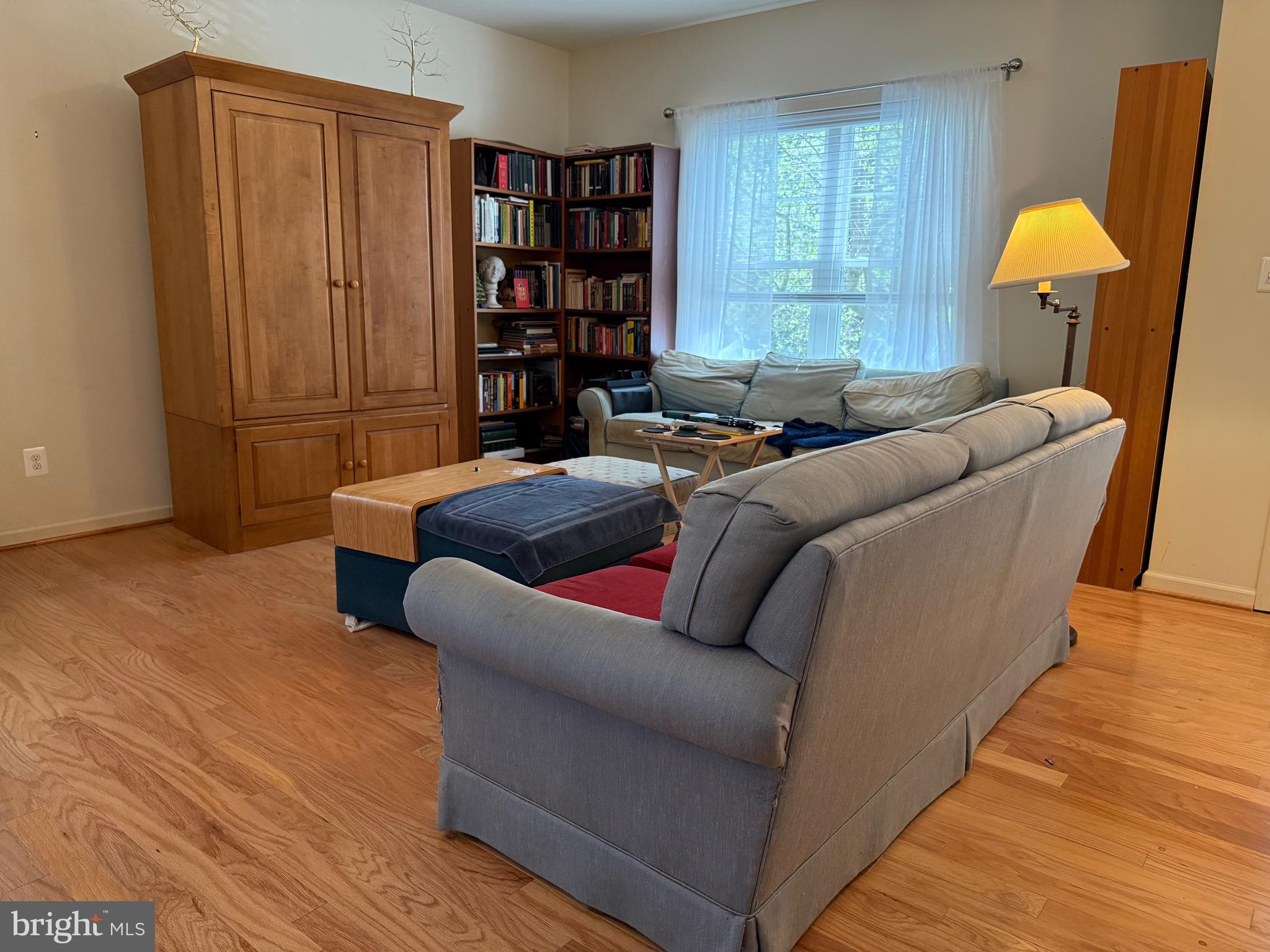 LOCUST COMMONS - Residential