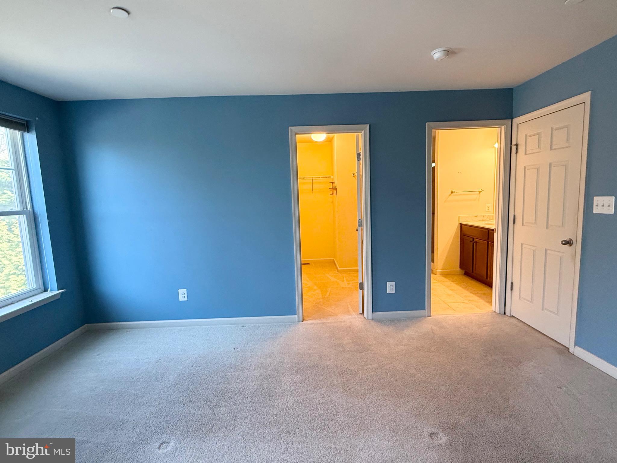 LOCUST COMMONS - Residential