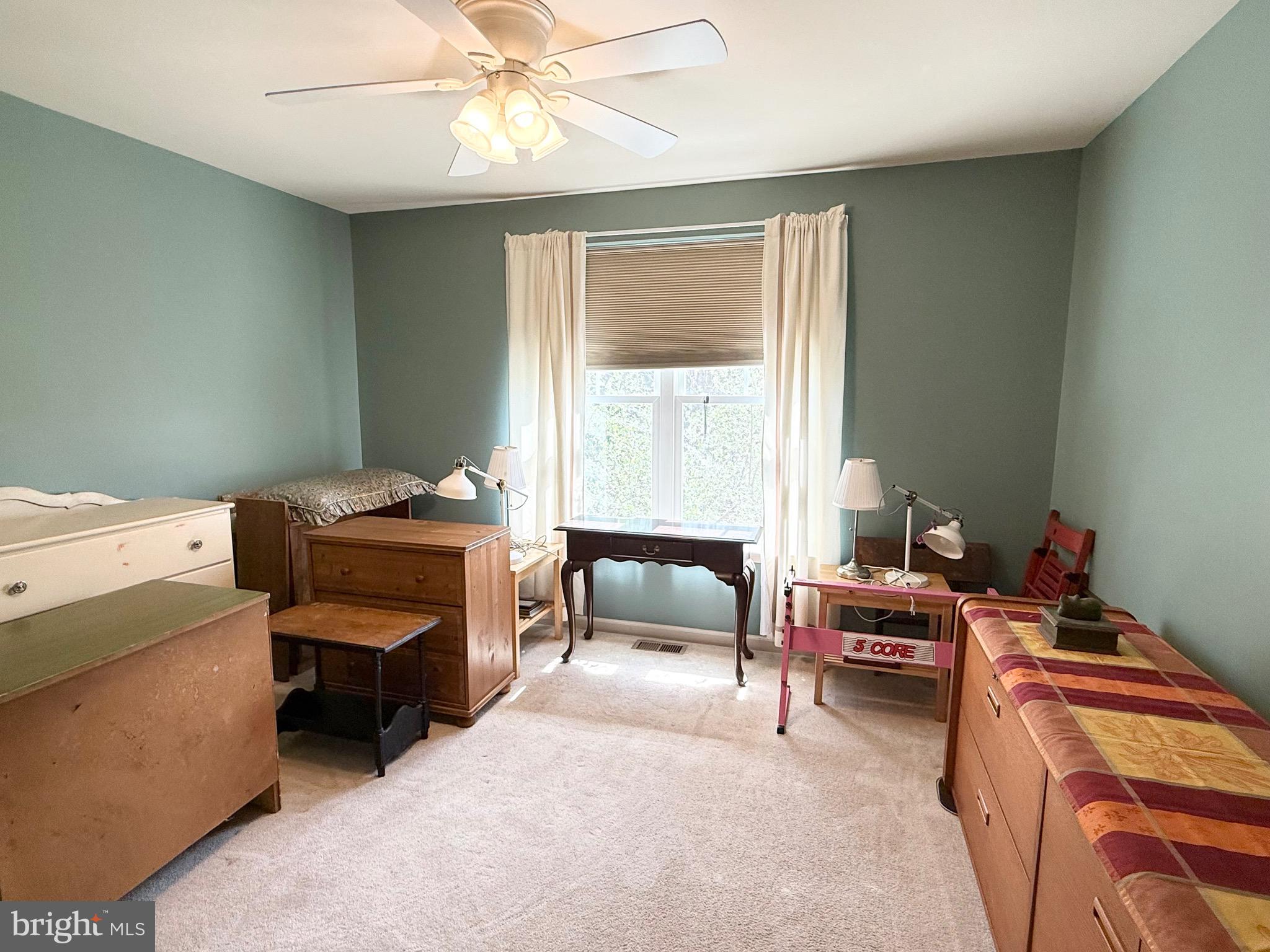 LOCUST COMMONS - Residential