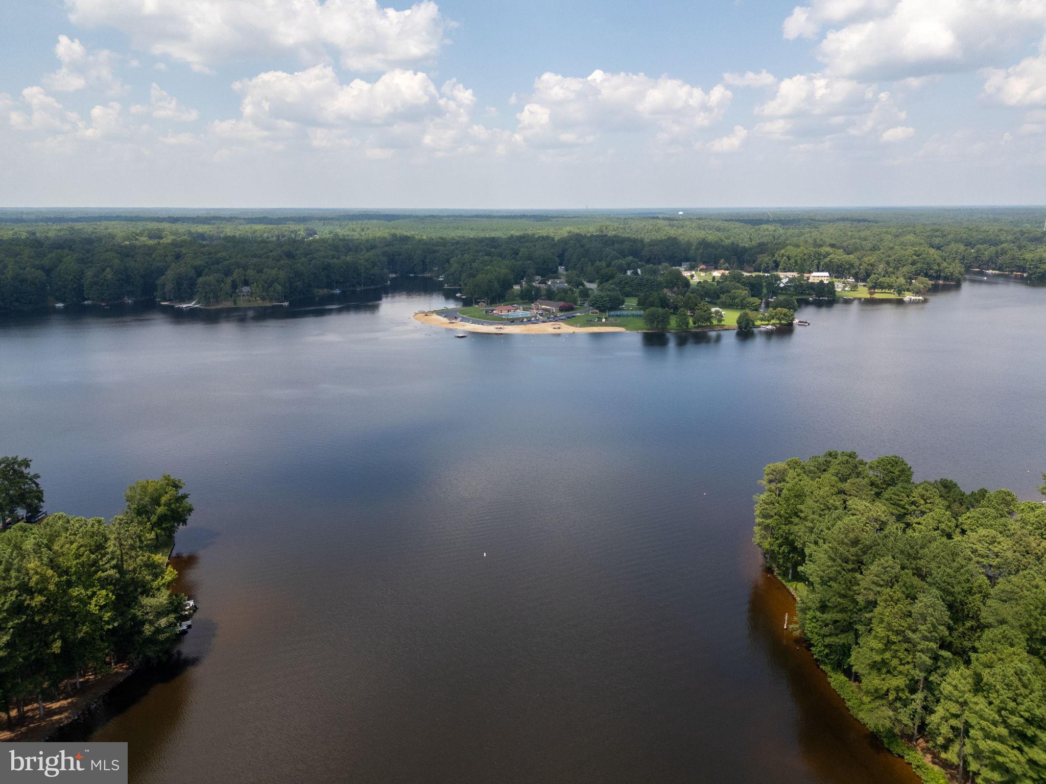 LAKE CAROLINE - Residential