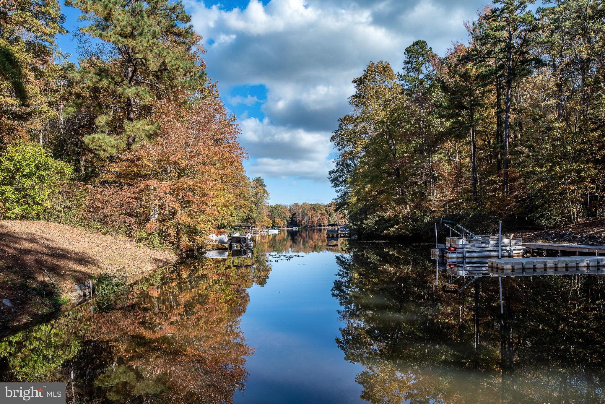 LAKE CAROLINE - Residential