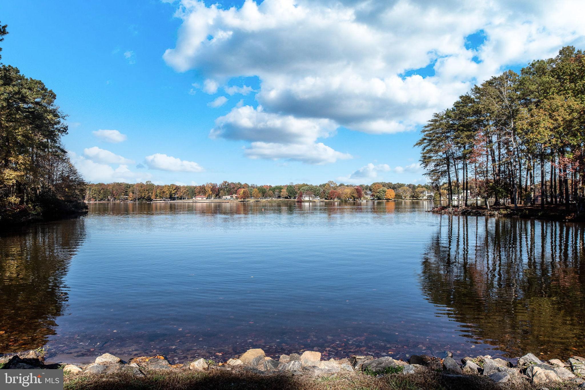 LAKE CAROLINE - Residential