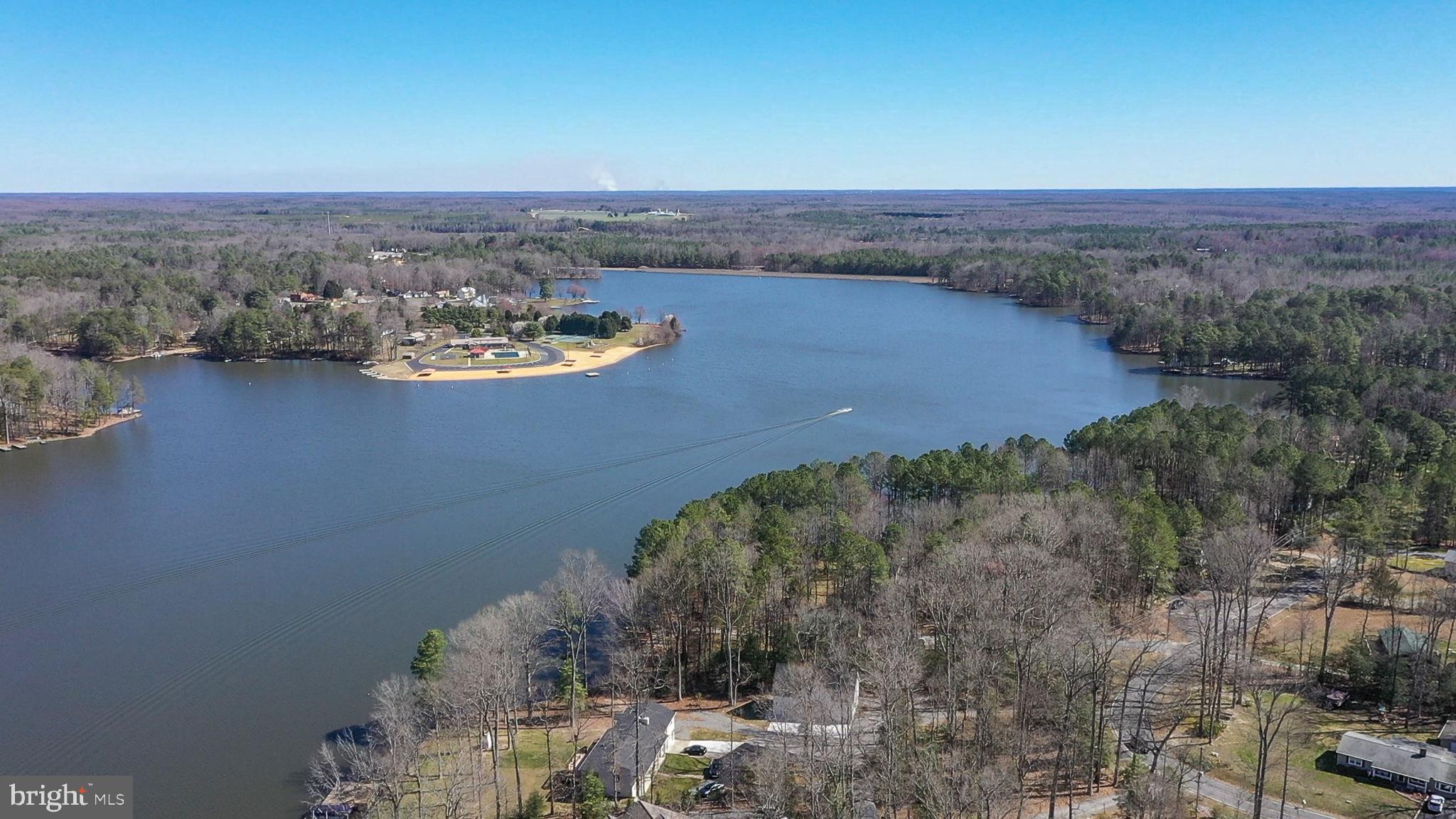LAKE CAROLINE - Residential