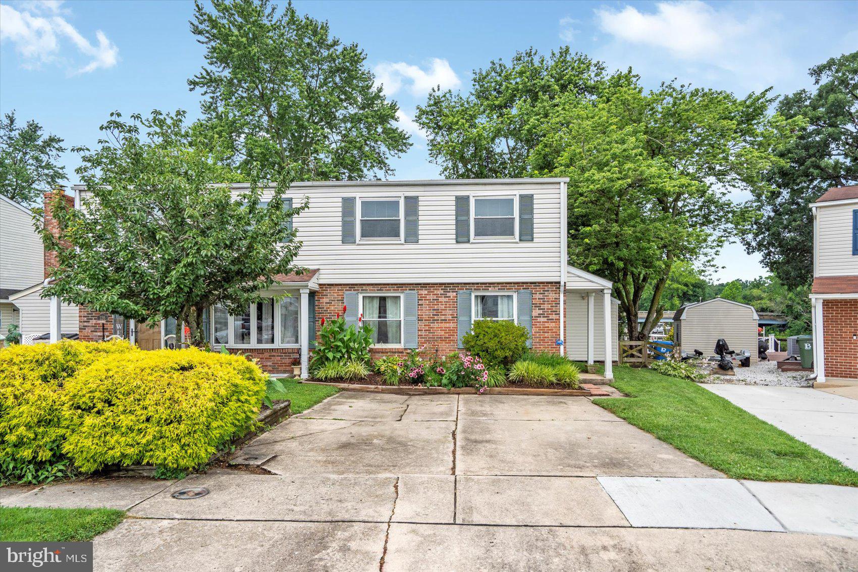 128 BREAKWATER COURT