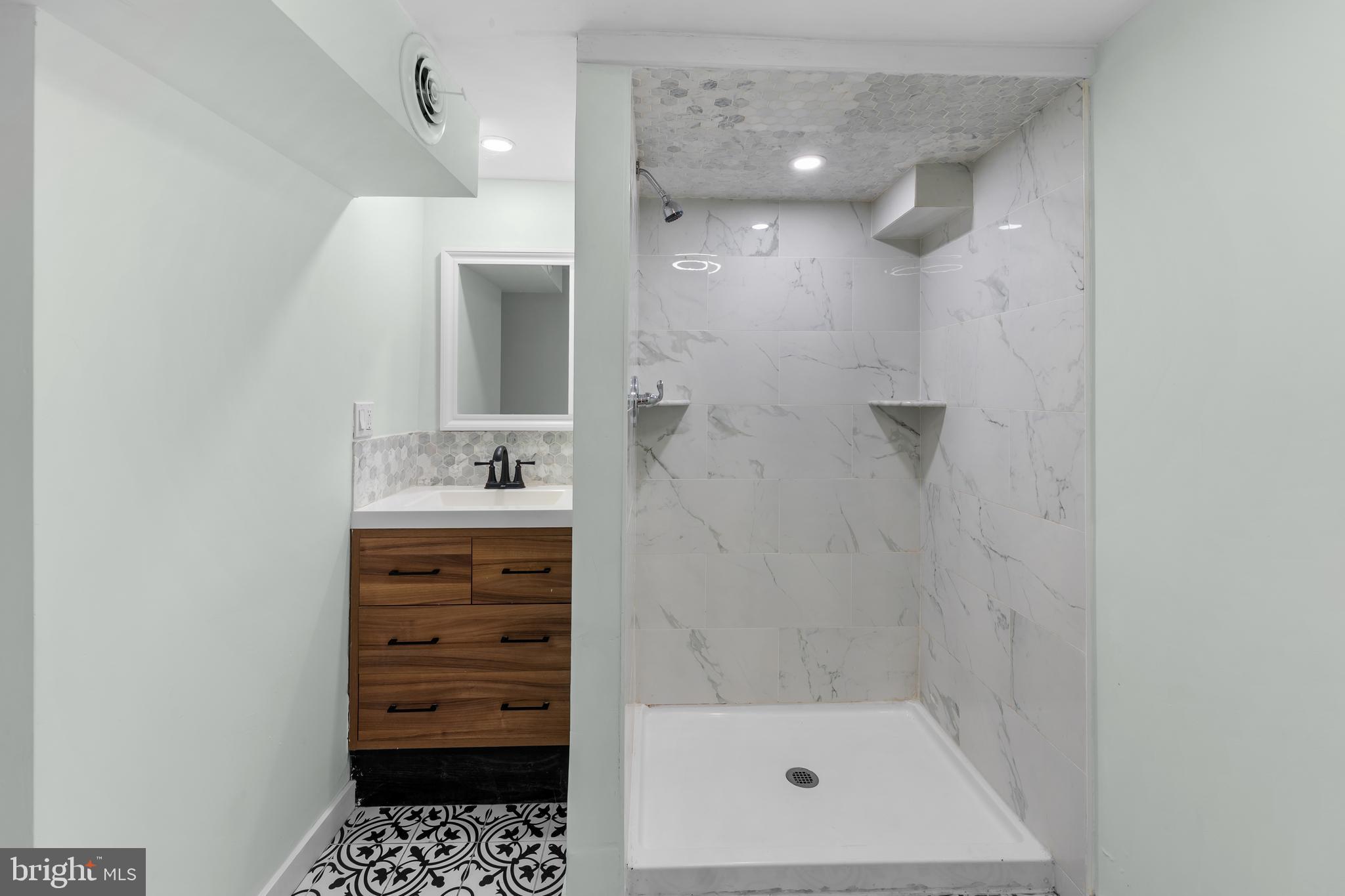 POINT BREEZE - Residential