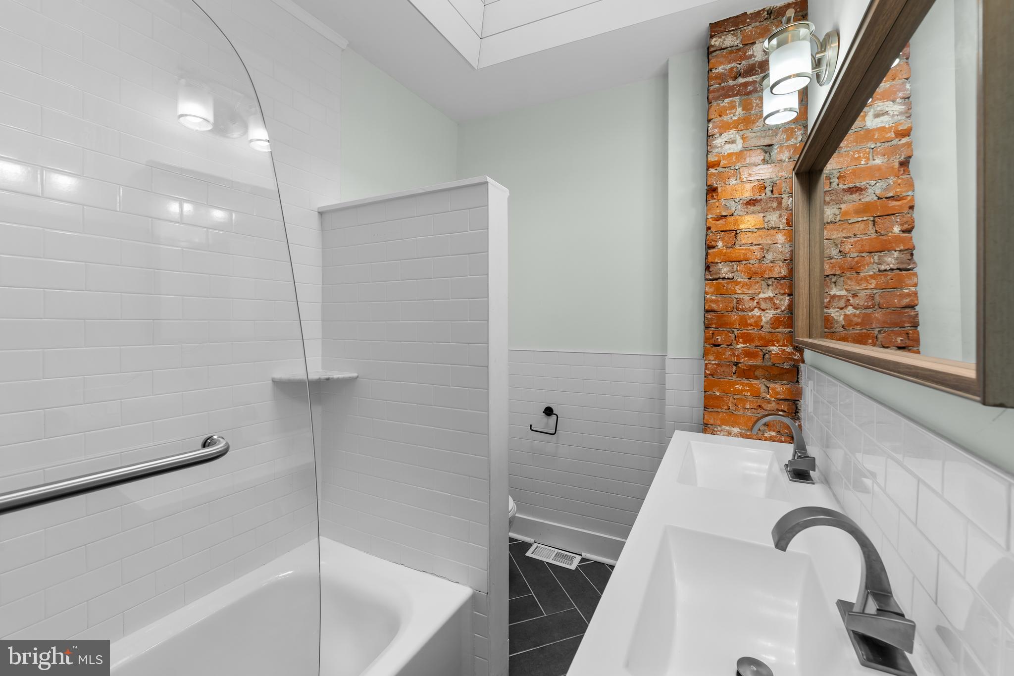 POINT BREEZE - Residential