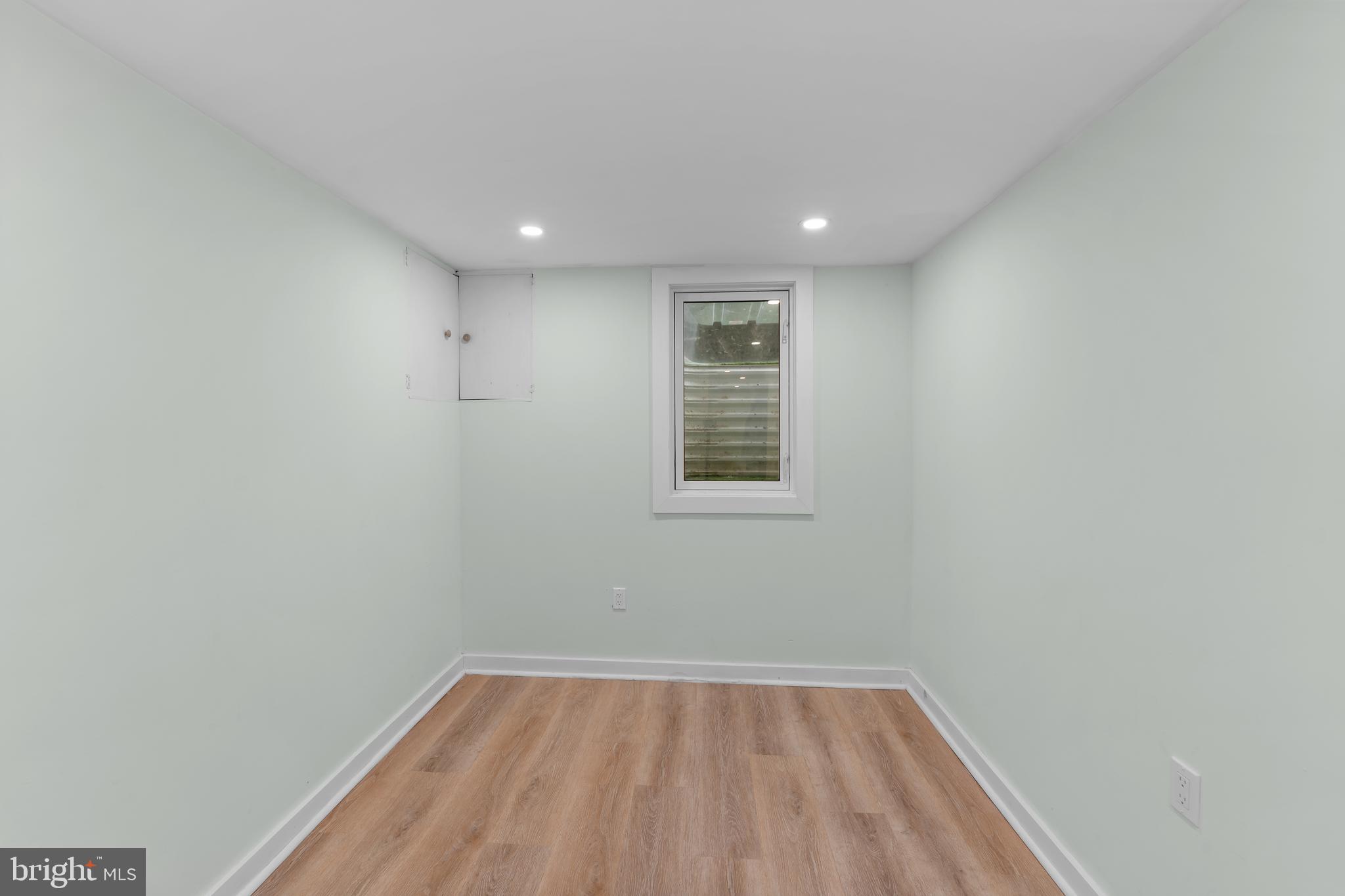 POINT BREEZE - Residential