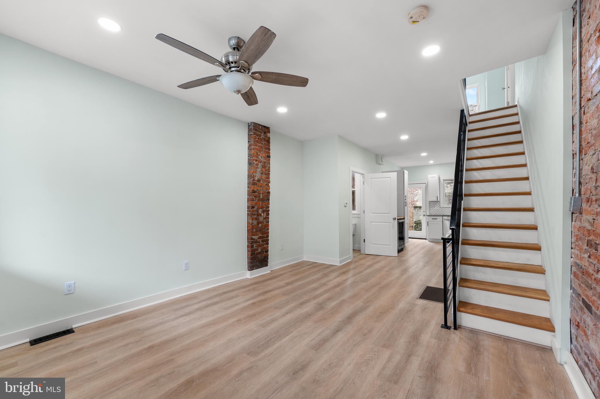 1806 S TAYLOR STREET