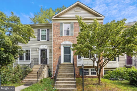 Townhouse For Rent - 14634 Battery Ridge Lane<br/> CENTREVILLE, VA 20120