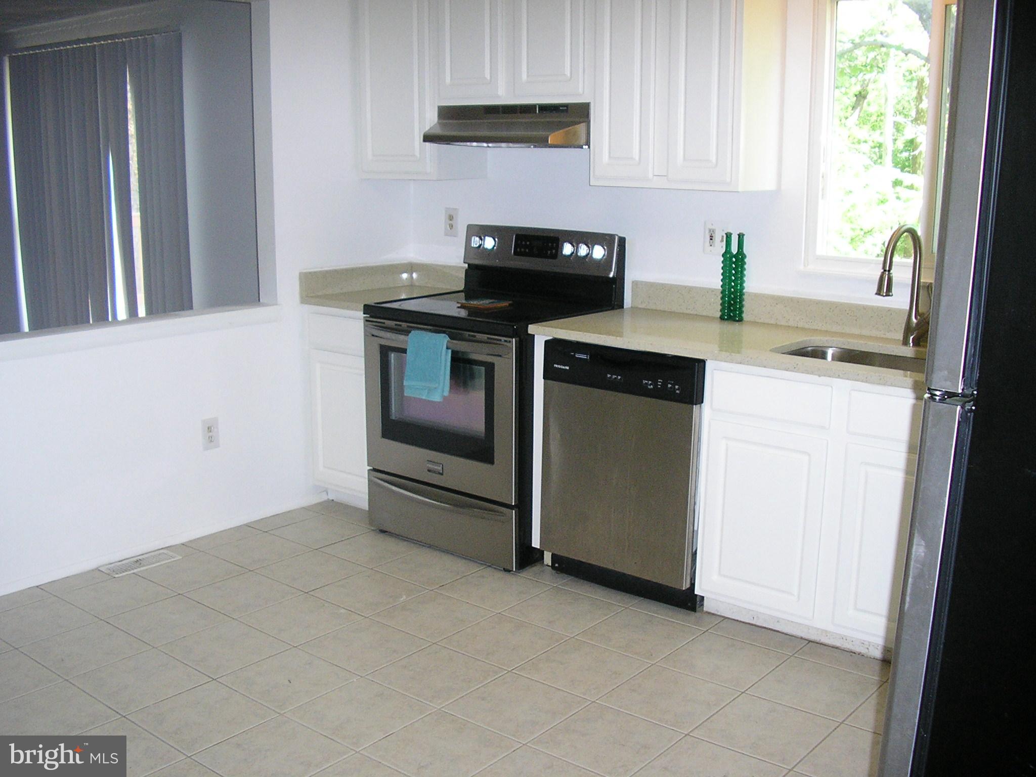 FOX MILL ESTATES - Residential Lease