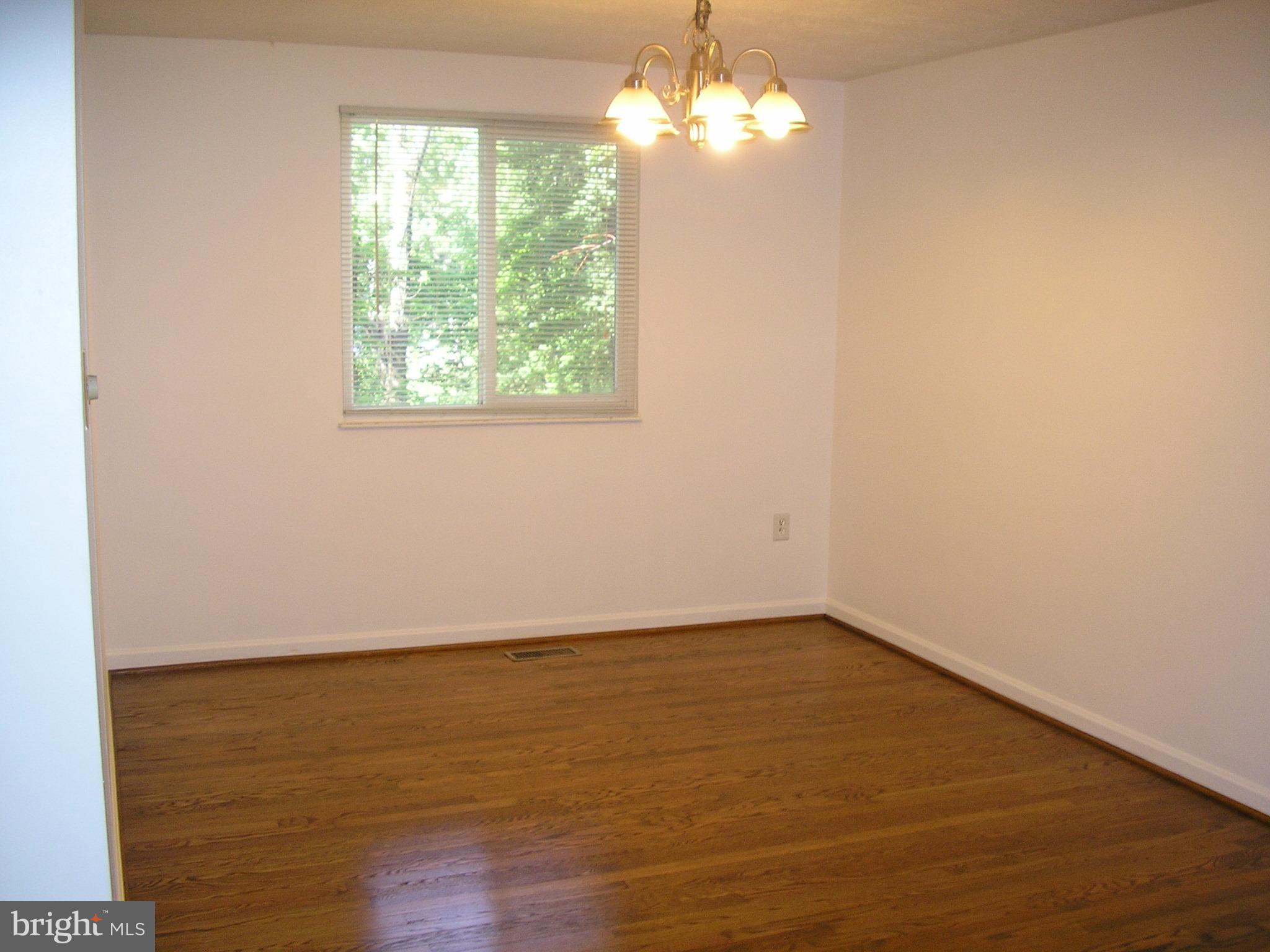 FOX MILL ESTATES - Residential Lease