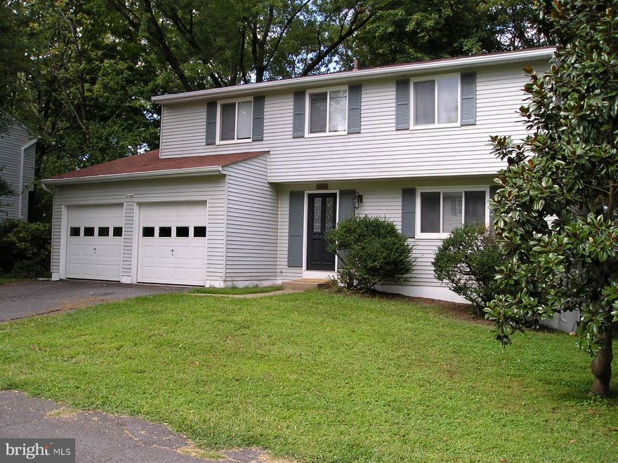 Beautifully located 5 bedroom, 2.5 Bath colonial with 2-car garage in great community, backing to mature woods on a cul de sac.  Offers hardwood floors on main level, family room off the kitchen w/wood burning fireplace, updated baths, newer stainless kitchen appliances and much more! Excellent school district.  Blocks to elementary school, playgrounds, grocery shopping, restaurant, & 2 community pools. Landlord will consider a small dog. No cats. No more than 2 incomes to qualify.