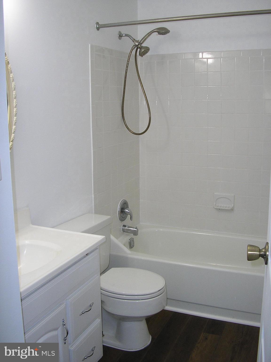 FOX MILL ESTATES - Residential Lease