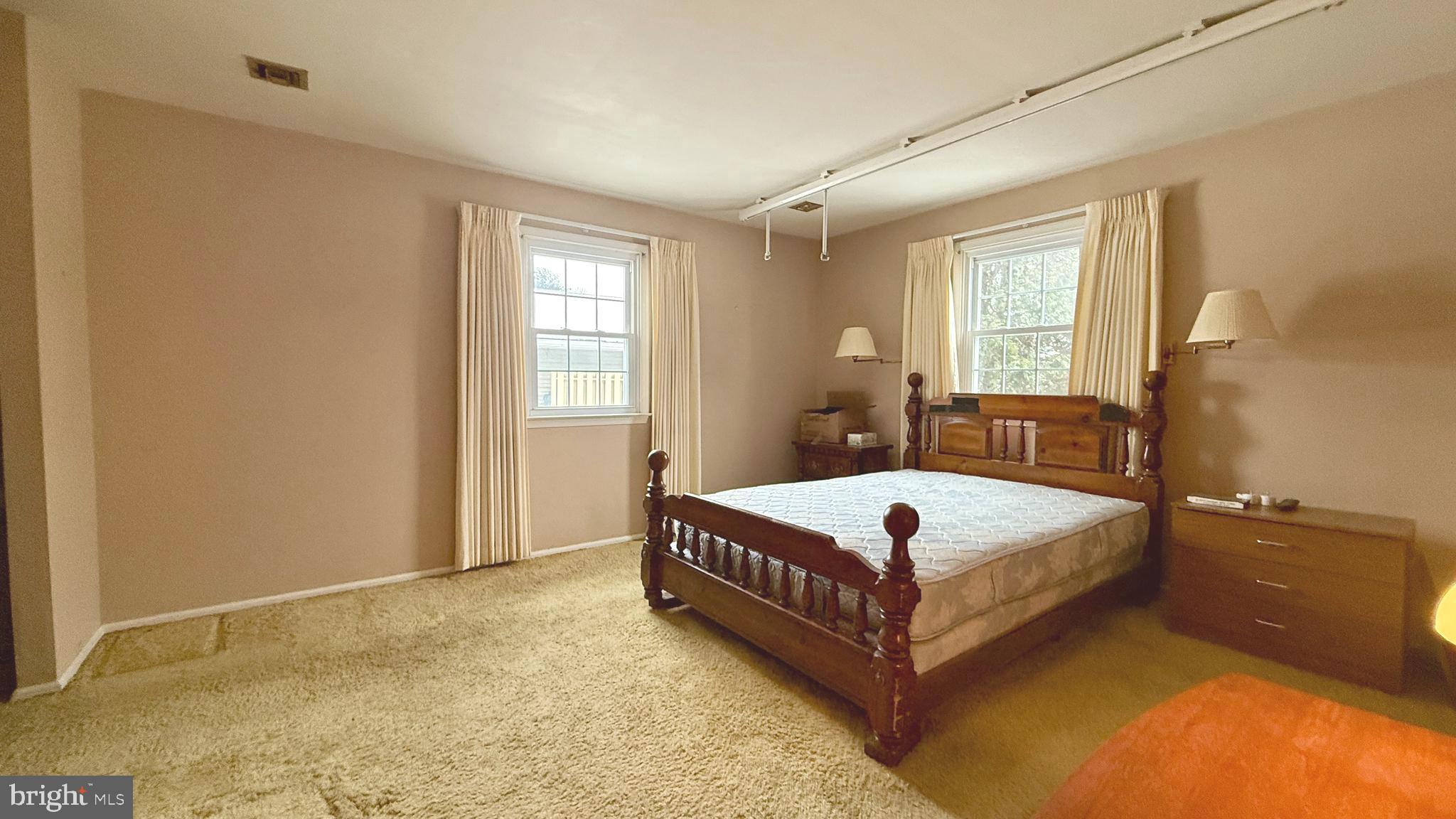 THE HIGHLANDS - Residential