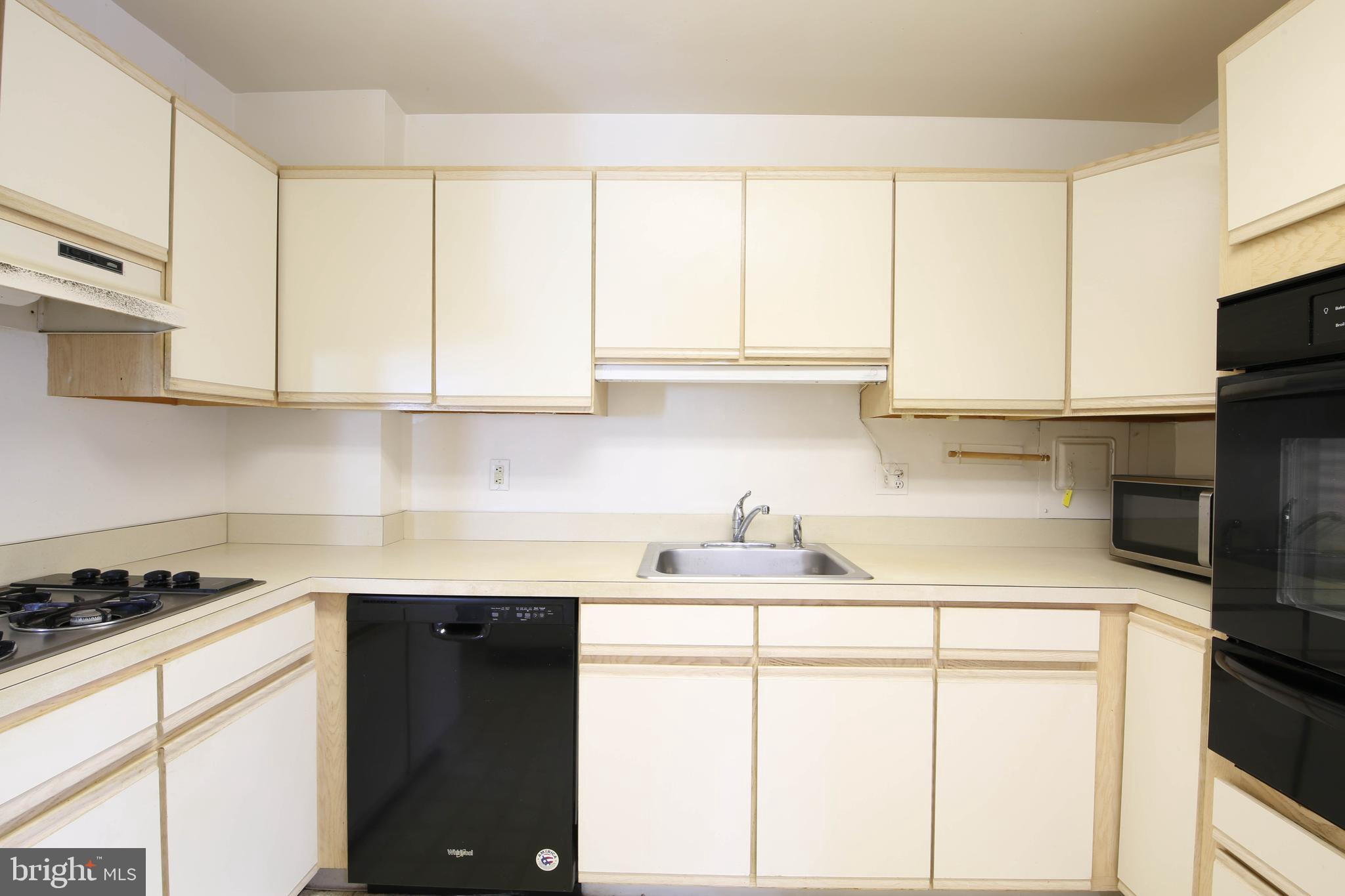 PARK TOWERS WEST - Residential