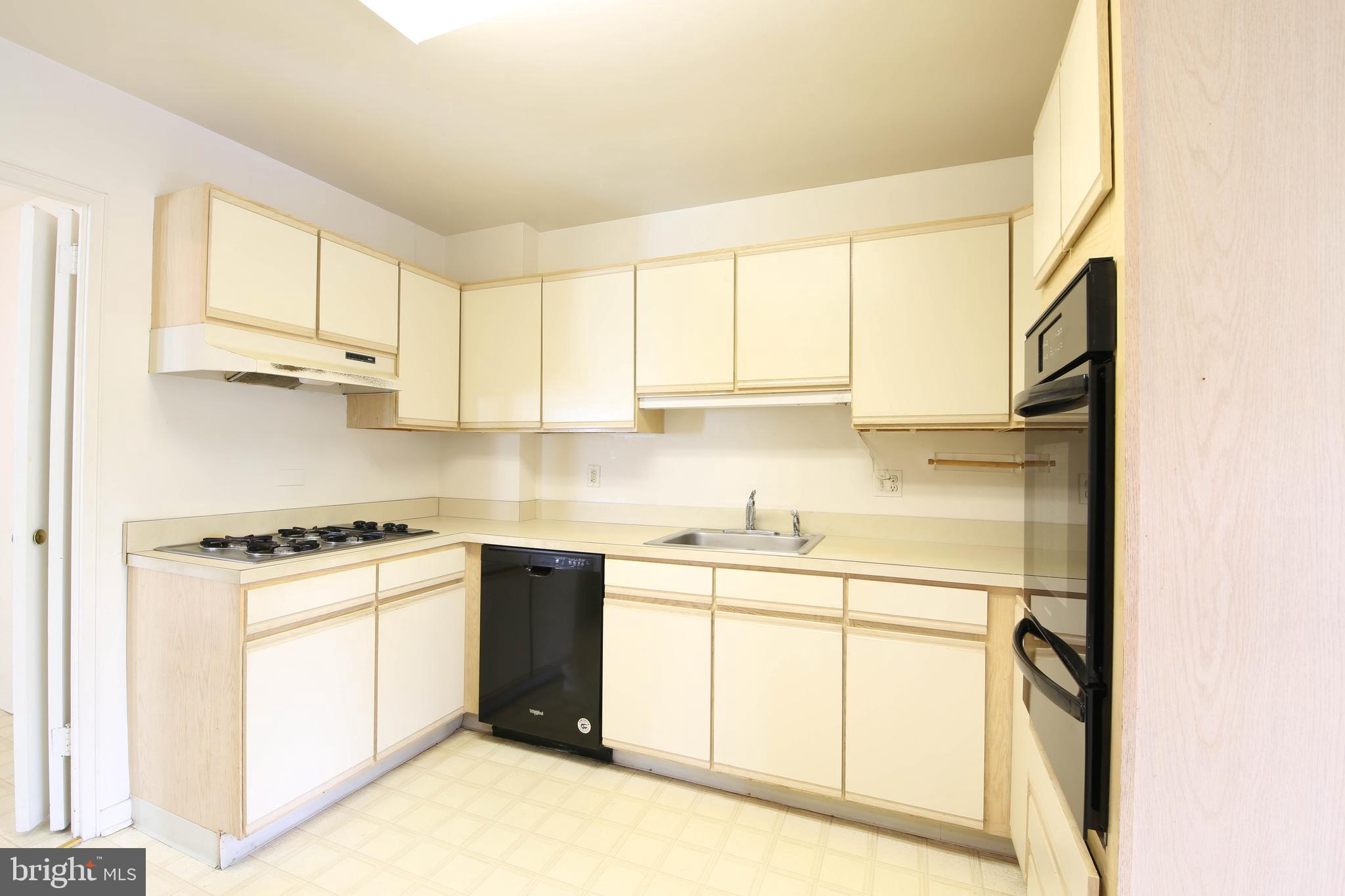 PARK TOWERS WEST - Residential