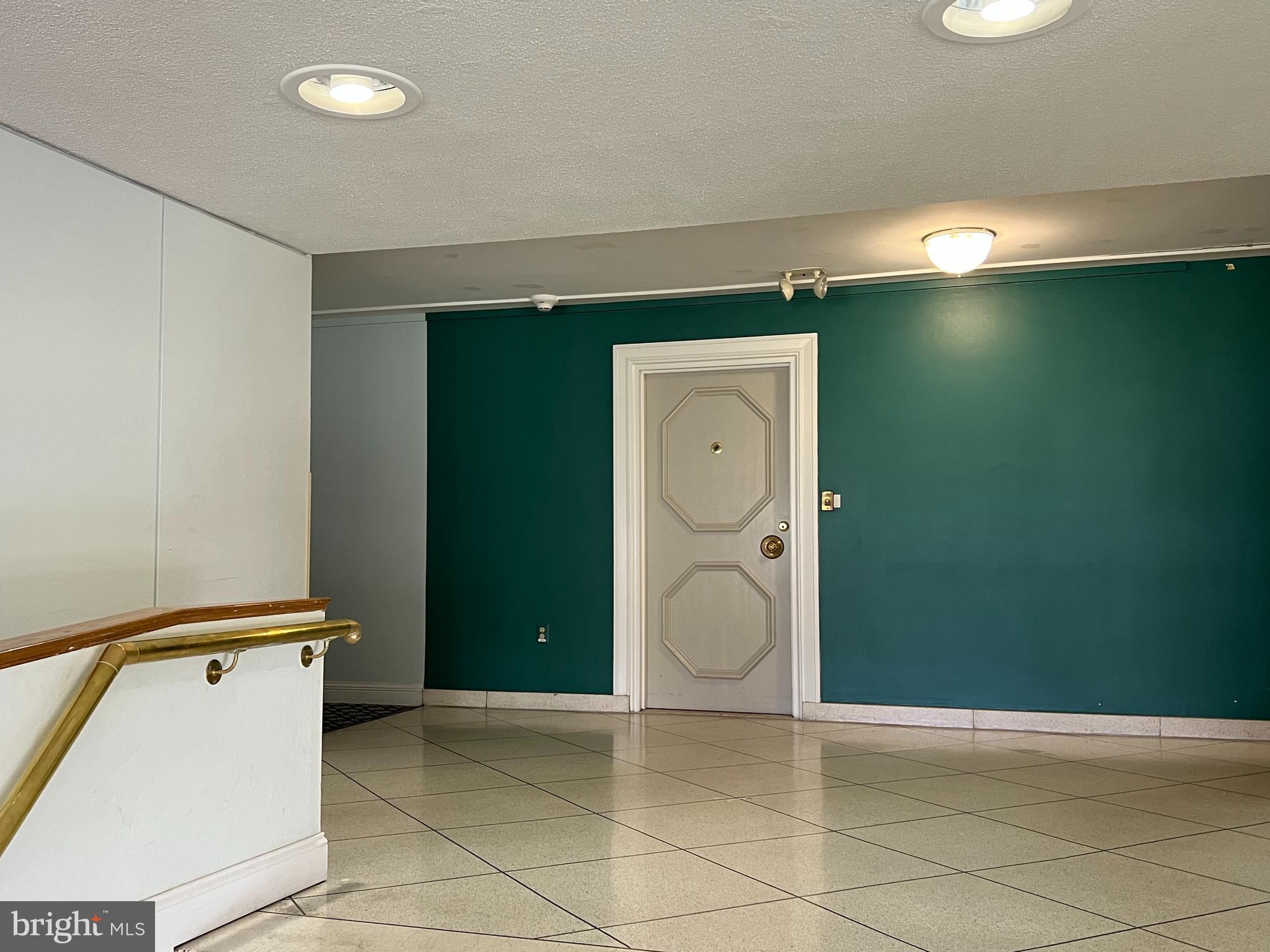 PARK TOWERS WEST - Residential