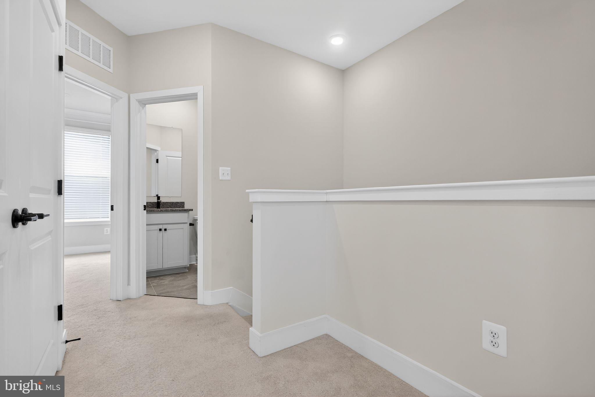 MEDFIELD - Residential